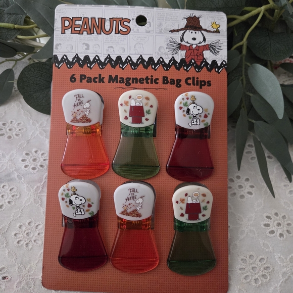 Peanuts Other - Peanuts Fall-Themed Magnetic Bag Clips - Red, Green, Orange